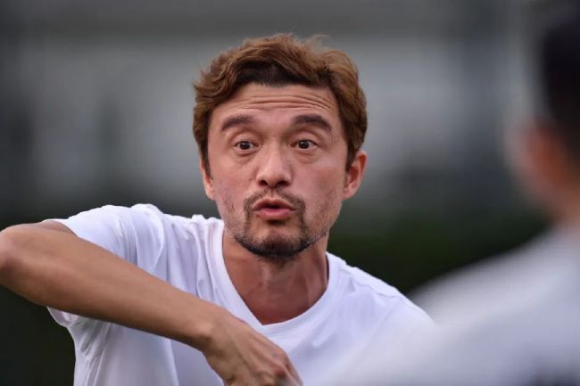 但影片并未停留在批判层面，而是通过江宁的“疯狂”与最终的“破茧”，传递出希望：孩子自身的生命力，终将突破桎梏。
